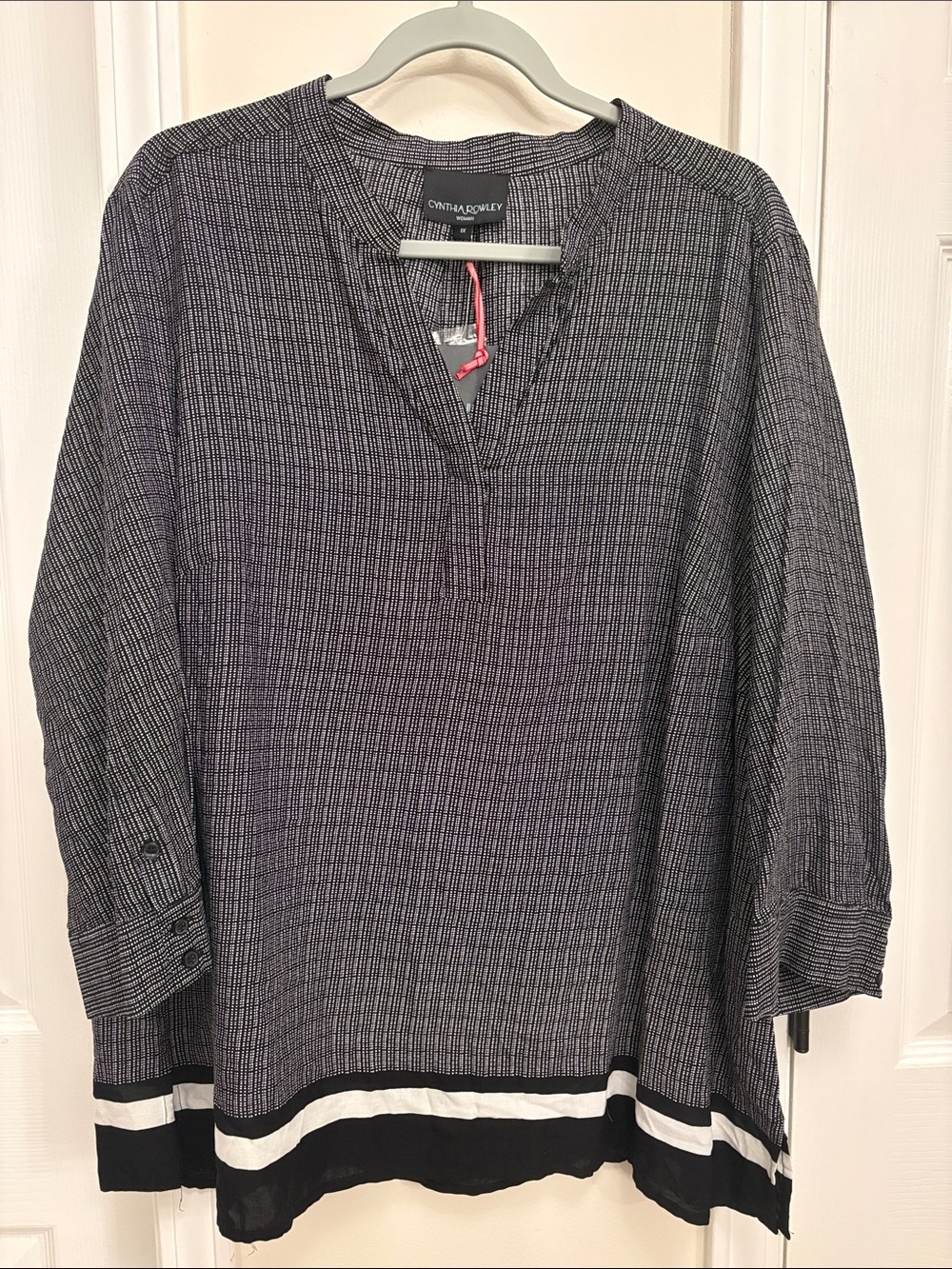 NWT Cynthia Rowley Black and White Striped Hem Long-Sleeve Pullover